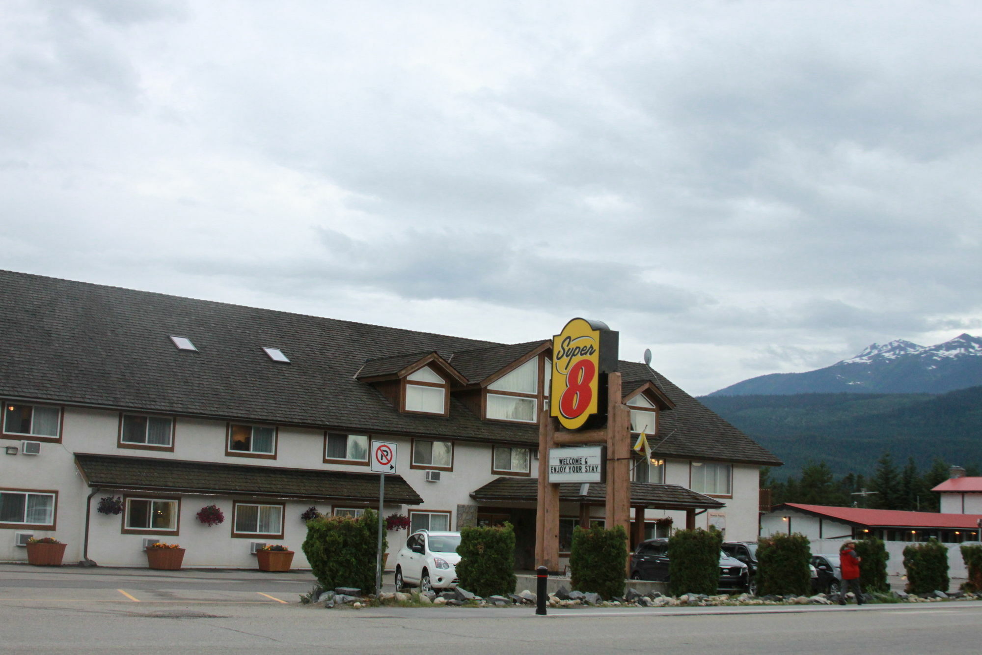 Super 8 By Wyndham Valemount Hotel Exterior photo